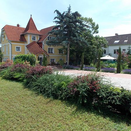 Eden Villa Apartmanhaz Balatonfured Exterior photo