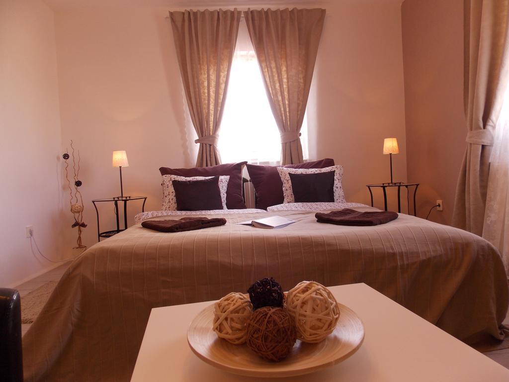 Eden Villa Apartmanhaz Balatonfured Exterior photo