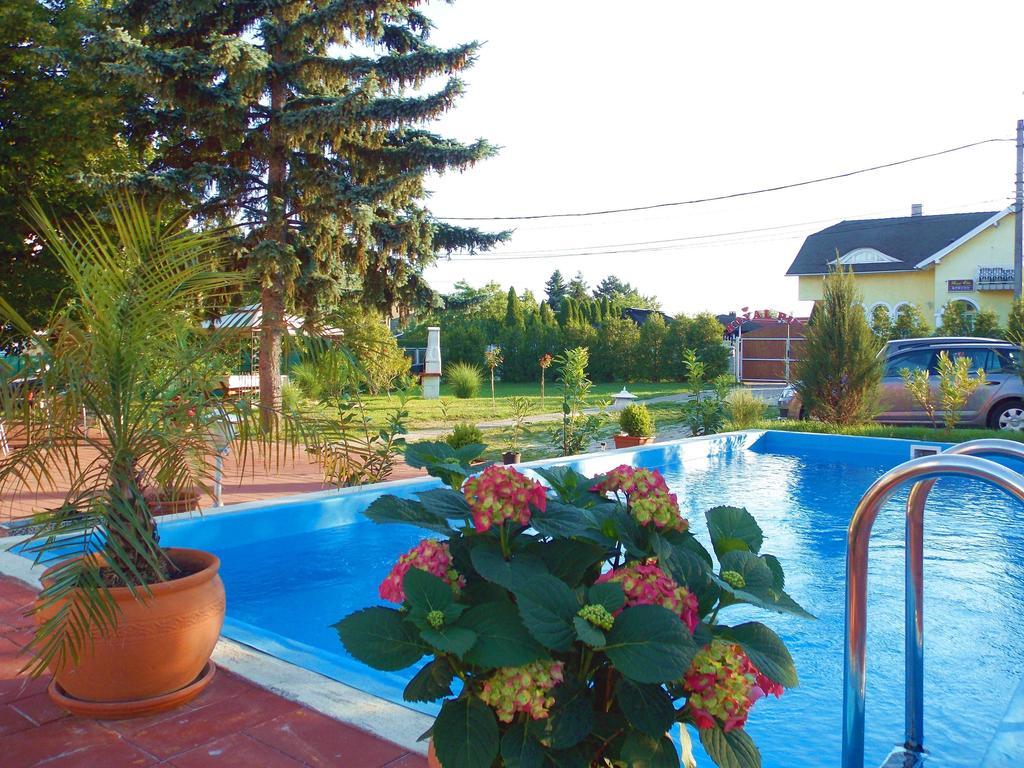 Eden Villa Apartmanhaz Balatonfured Exterior photo