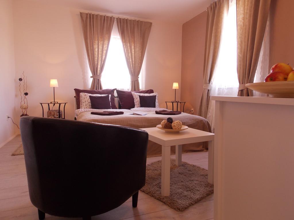 Eden Villa Apartmanhaz Balatonfured Exterior photo