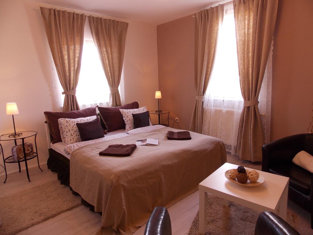 Eden Villa Apartmanhaz Balatonfured Exterior photo
