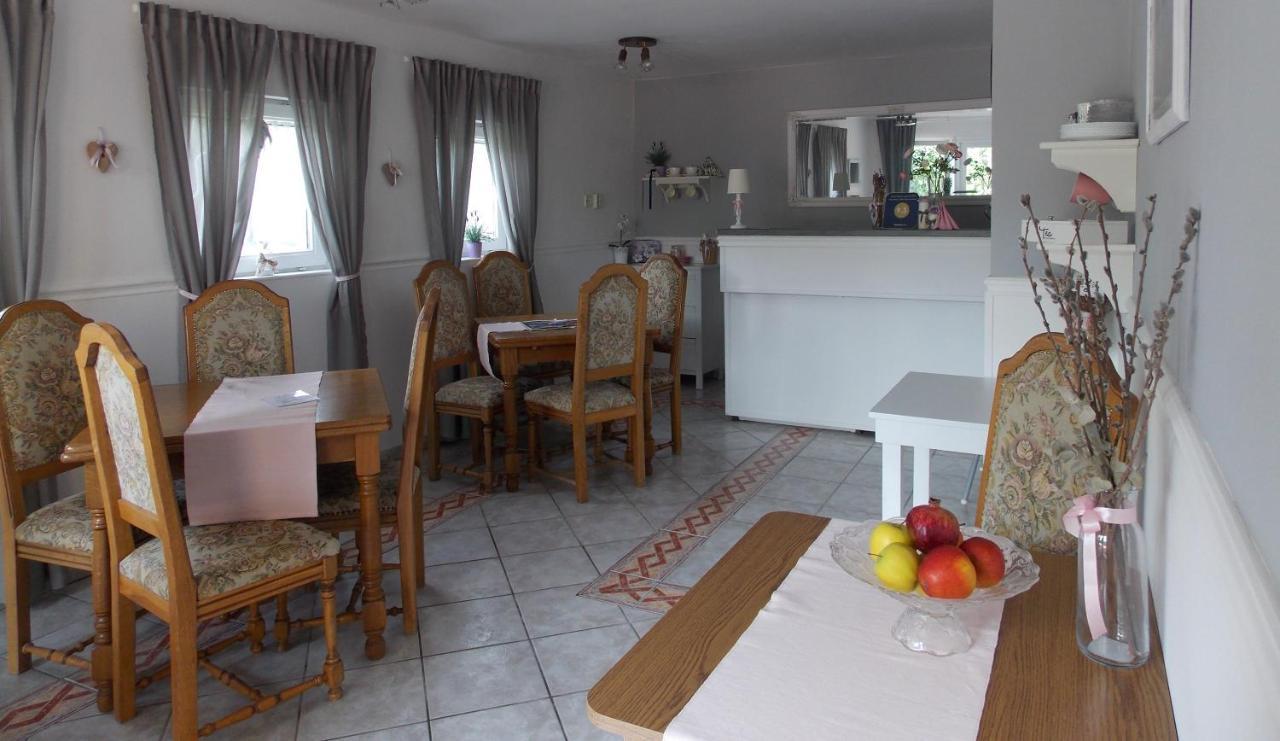 Eden Villa Apartmanhaz Balatonfured Exterior photo