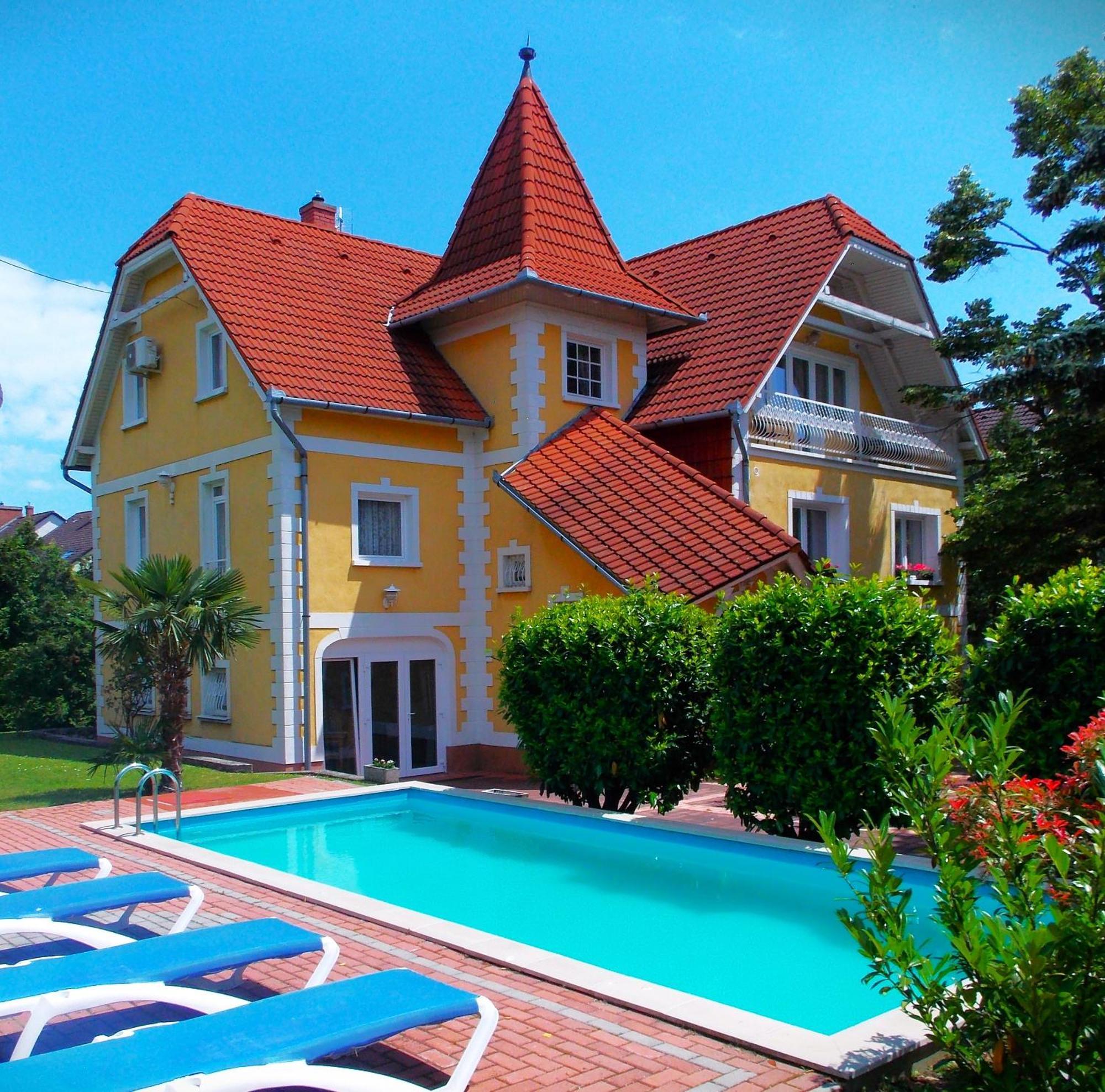 Eden Villa Apartmanhaz Balatonfured Exterior photo