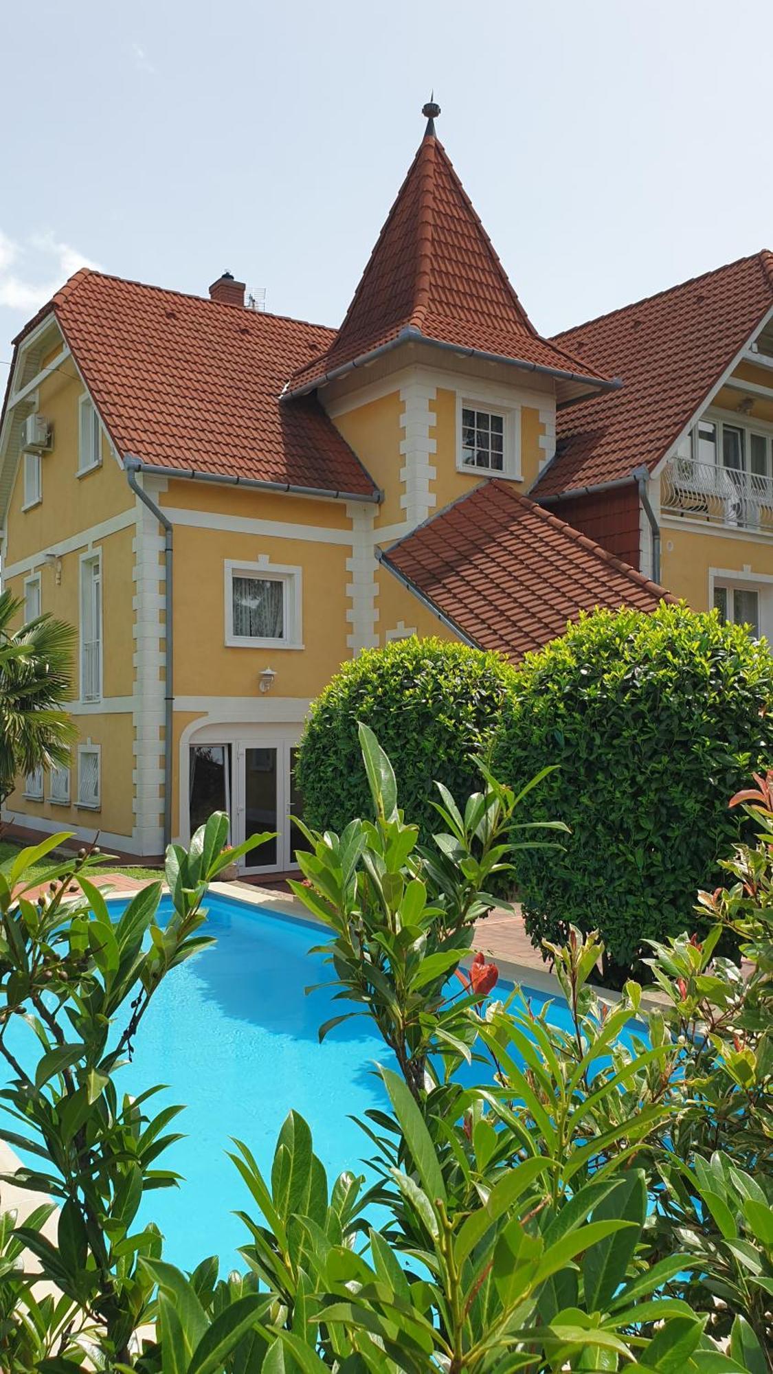 Eden Villa Apartmanhaz Balatonfured Exterior photo