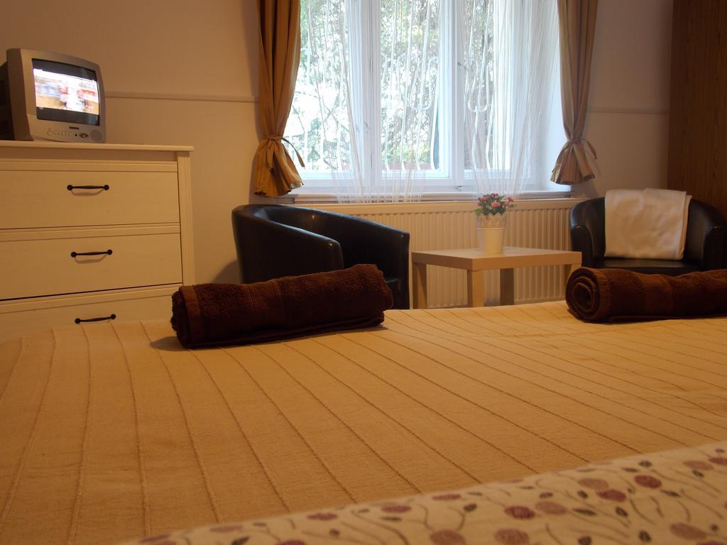 Eden Villa Apartmanhaz Balatonfured Exterior photo