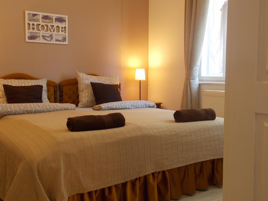 Eden Villa Apartmanhaz Balatonfured Exterior photo