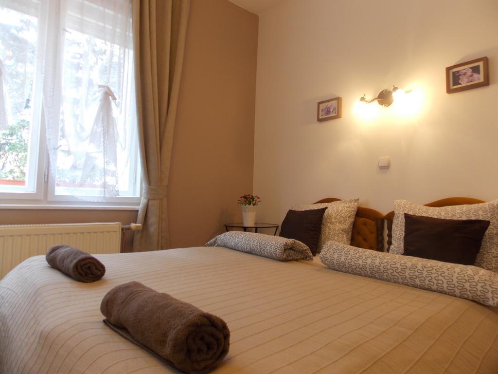 Eden Villa Apartmanhaz Balatonfured Exterior photo