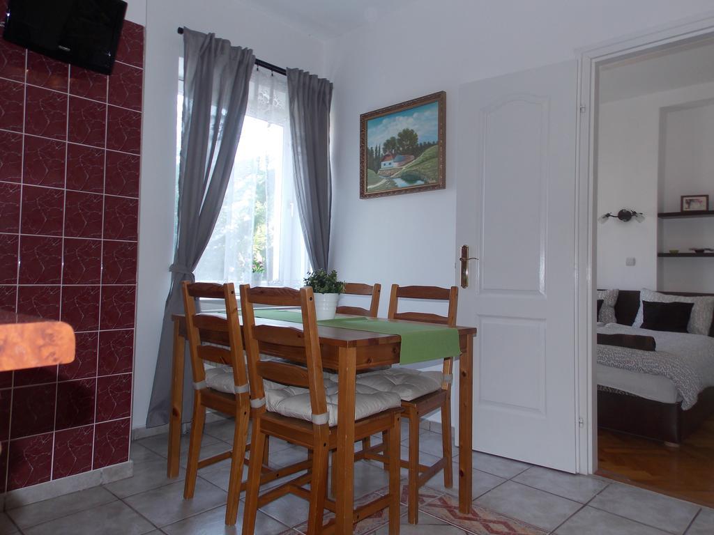 Eden Villa Apartmanhaz Balatonfured Exterior photo