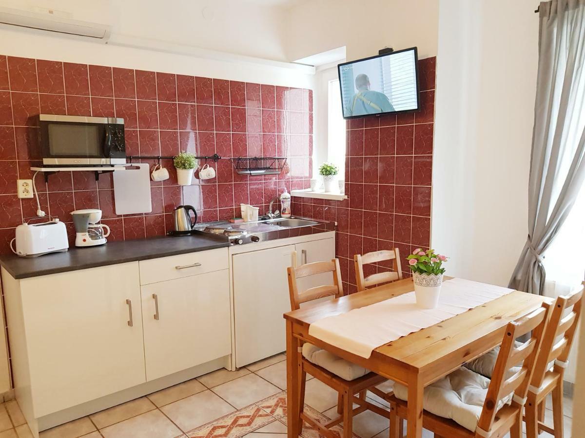 Eden Villa Apartmanhaz Balatonfured Exterior photo