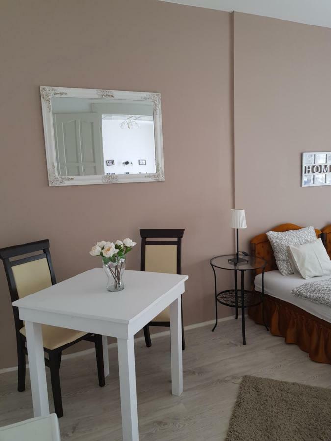 Eden Villa Apartmanhaz Balatonfured Exterior photo